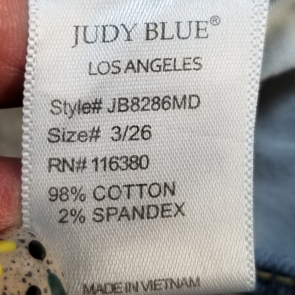 Judy Blue Boyfriend Fit Jeans - Picture 10 of 10